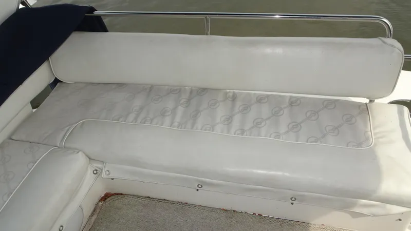 Slide: The Image of Bayliner 3988MY 1997 - 19