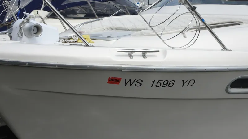 Slide: The Image of Bayliner 3988MY 1997 - 2