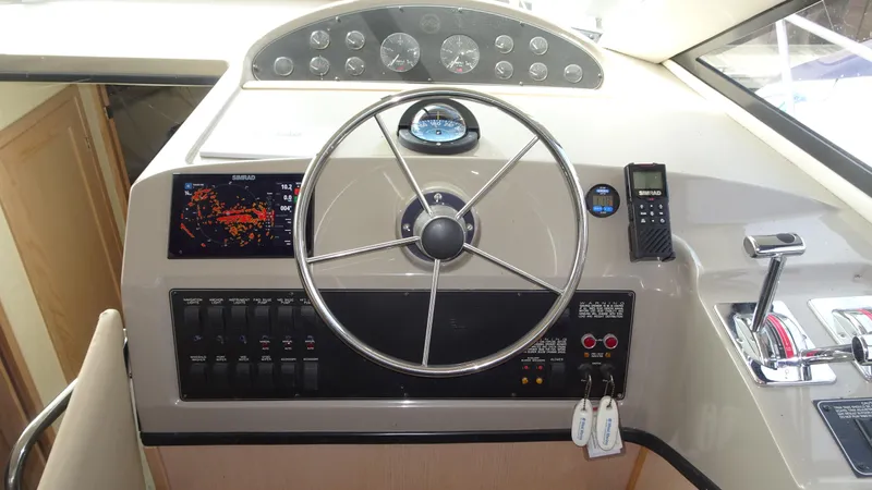 Slide: The Image of Bayliner 3988MY 1997 - 23