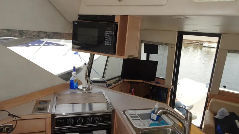 Slide: The Image of Bayliner 3988MY 1997 - 31