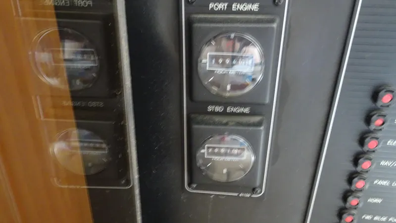 Slide: The Image of Bayliner 3988MY 1997 - 36