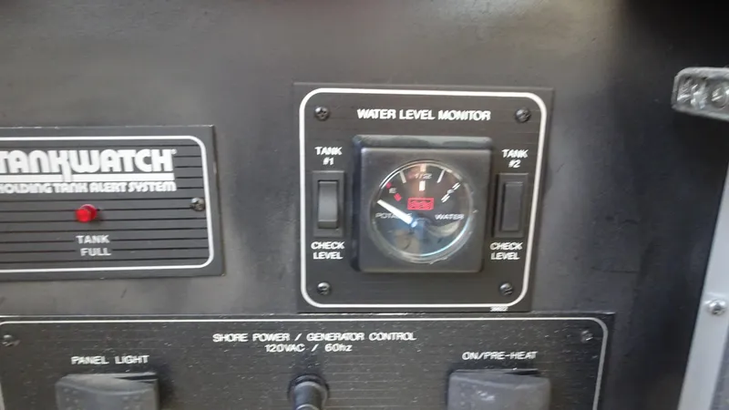 Slide: The Image of Bayliner 3988MY 1997 - 37