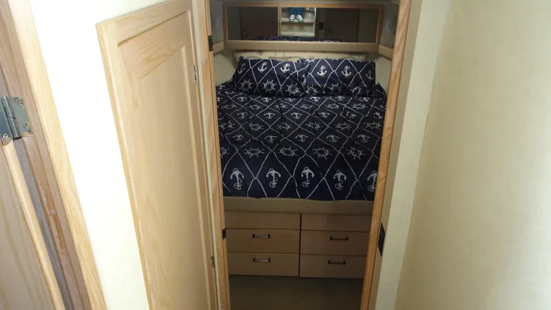 Slide: The Image of Bayliner 3988MY 1997 - 42