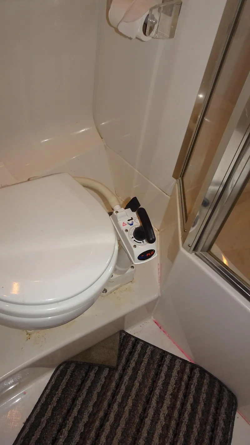 Slide: The Image of Bayliner 3988MY 1997 - 46