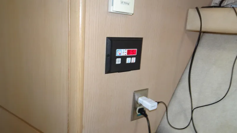 Slide: The Image of Bayliner 3988MY 1997 - 47