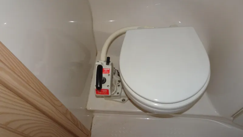 Slide: The Image of Bayliner 3988MY 1997 - 51