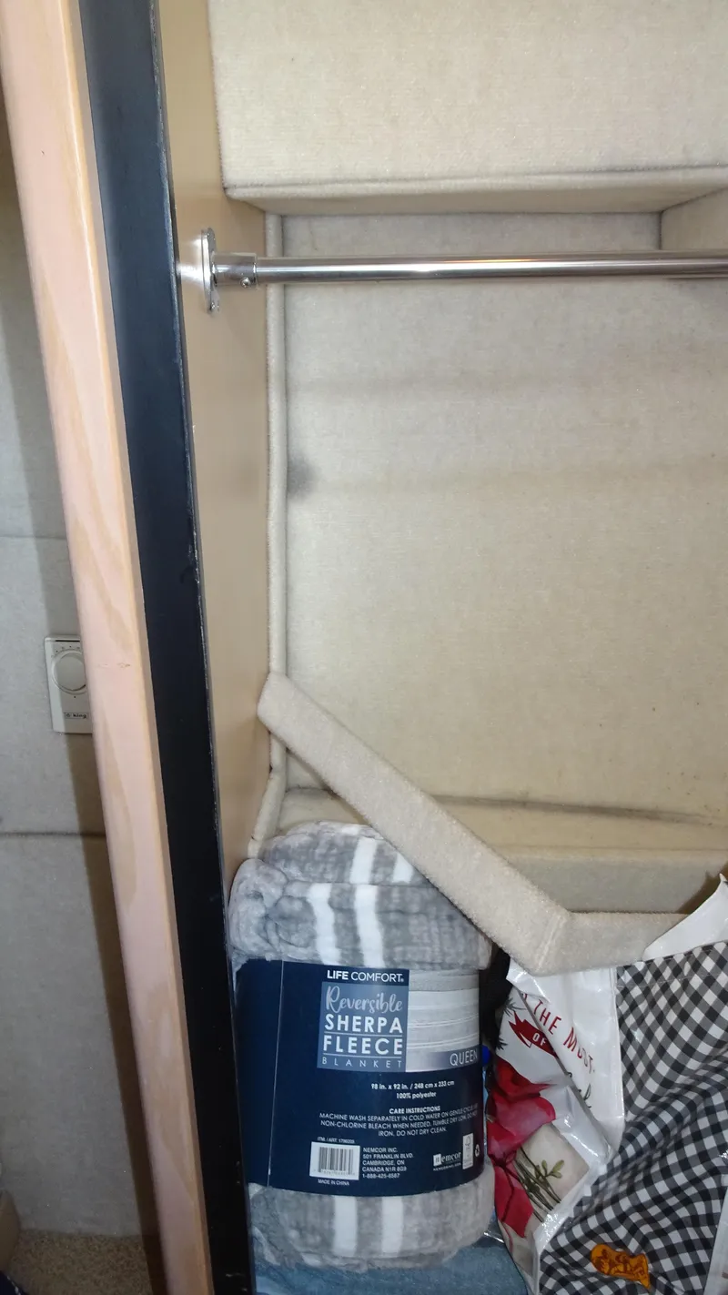 Slide: The Image of Bayliner 3988MY 1997 - 55