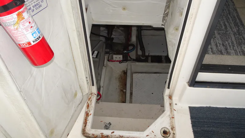 Slide: The Image of Bayliner 3988MY 1997 - 57