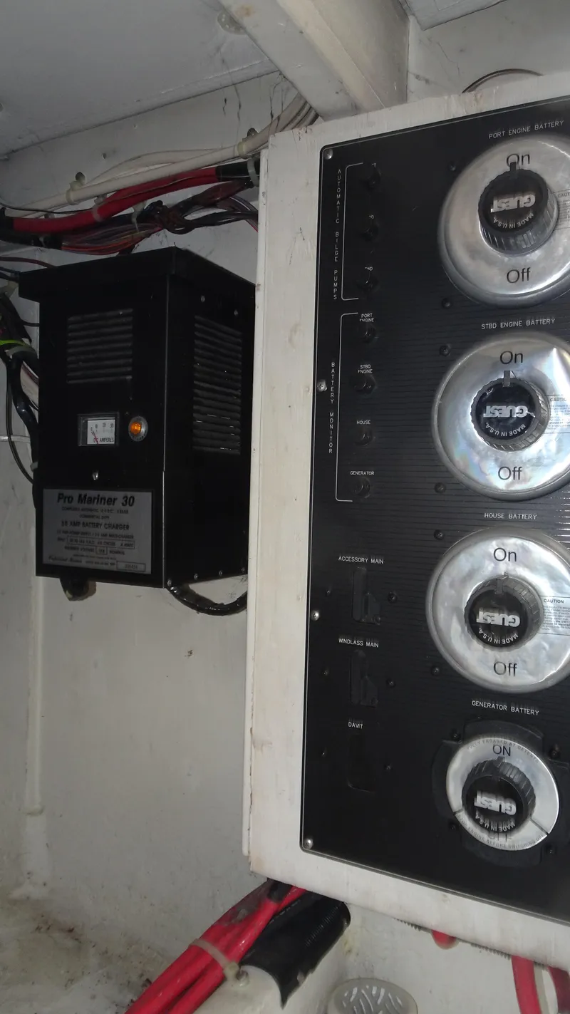 Slide: The Image of Bayliner 3988MY 1997 - 62