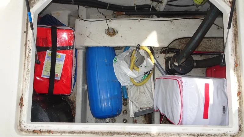 Slide: The Image of Bayliner 3988MY 1997 - 64