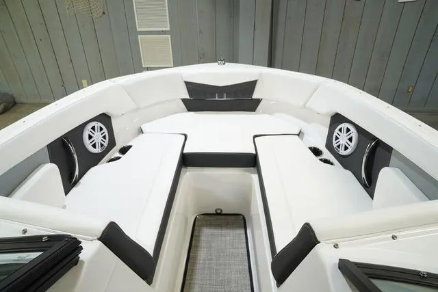 Slide: The Image of Monterey M-20 2025 - 10