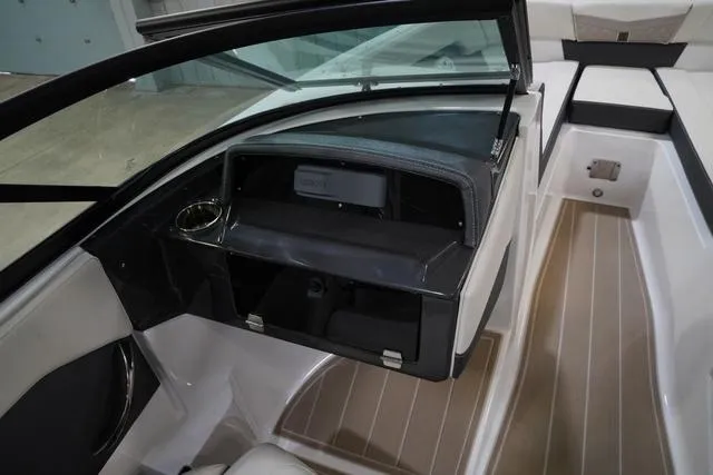 Slide: The Image of Monterey M-225 2025 - 15