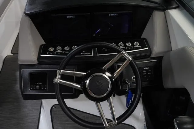 Slide: The Image of Four Winns H6 OB 2023 - 14