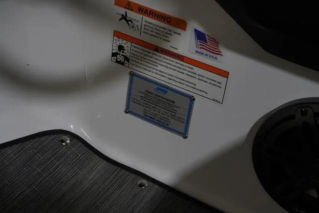 Slide: The Image of Four Winns H6 OB 2023 - 15