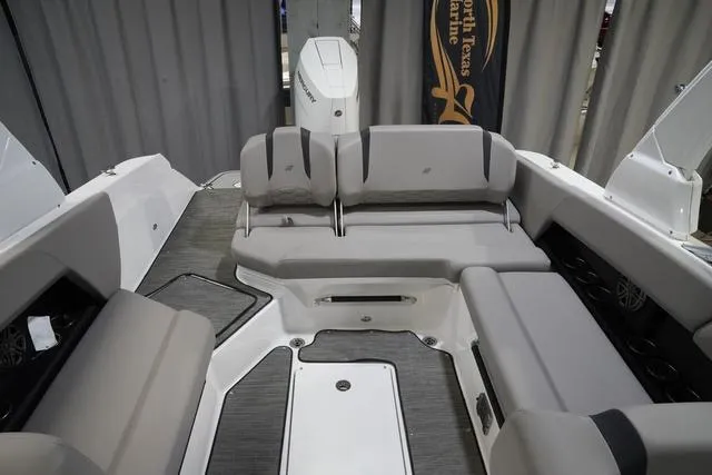 Slide: The Image of Four Winns H6 OB 2023 - 16