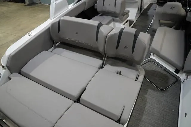 Slide: The Image of Four Winns H6 OB 2023 - 20