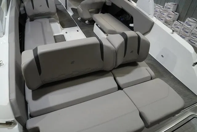 Slide: The Image of Four Winns H6 OB 2023 - 23