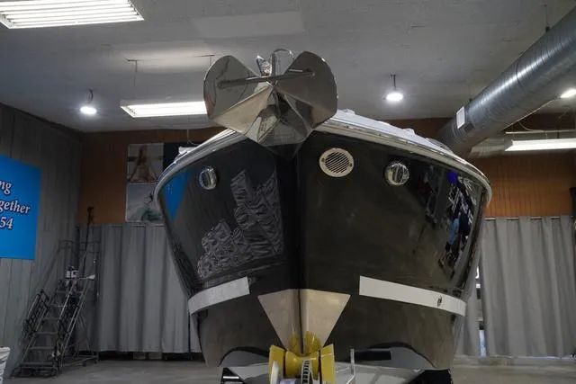 Slide: The Image of Four Winns H6 OB 2023 - 4