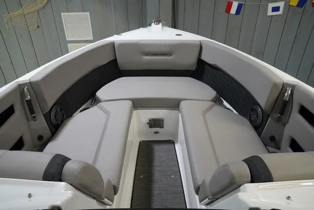 Slide: The Image of Four Winns H6 OB 2023 - 9