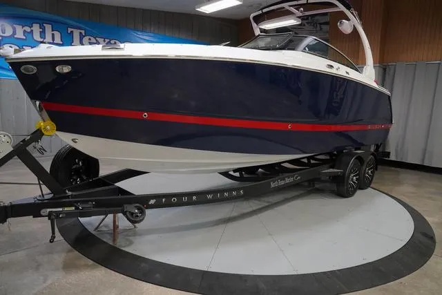 Slide: The Image of Four Winns H6 2025 - 2