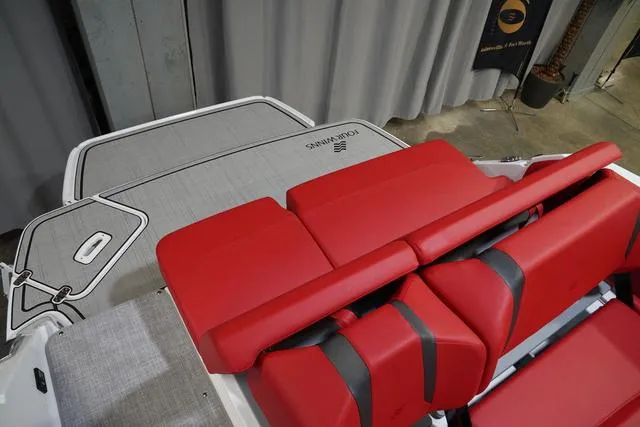 Slide: The Image of Four Winns H6 2025 - 22