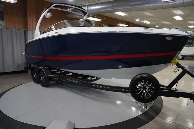 Slide: The Image of Four Winns H6 2025 - 5