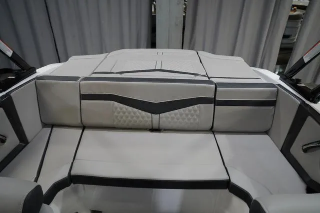 Slide: The Image of Monterey 238SS Super Sport 2025 - 19