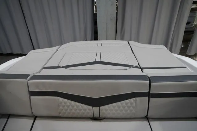 Slide: The Image of Monterey 238SS Super Sport 2025 - 21