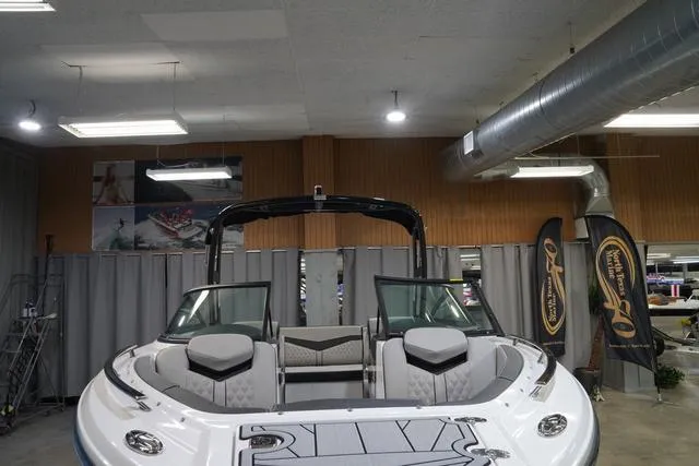 Slide: The Image of Monterey 238SS Super Sport 2025 - 4