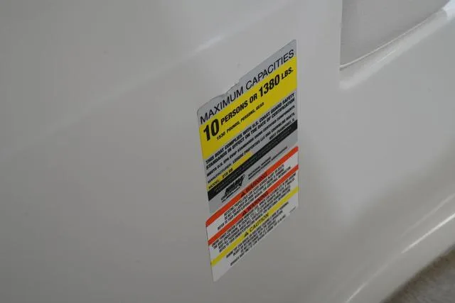 Slide: The Image of Crownline Boats 215 SS 2012 - 18