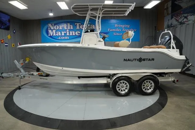 The Image of NauticStar 212 Legacy 2025 - 1