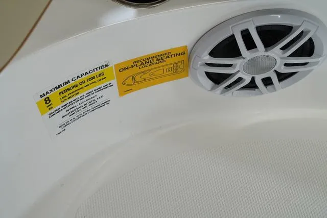 Slide: The Image of NauticStar 212 Legacy 2025 - 14