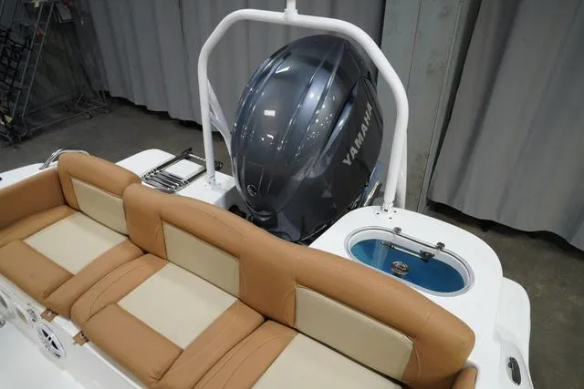 Slide: The Image of NauticStar 212 Legacy 2025 - 17