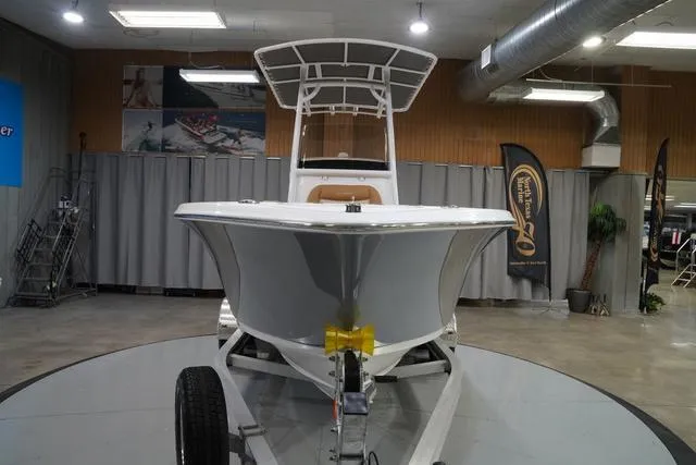 Slide: The Image of NauticStar 212 Legacy 2025 - 3