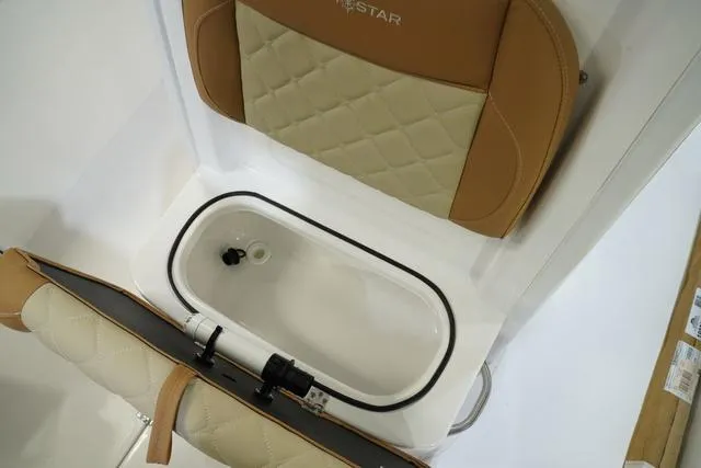 Slide: The Image of NauticStar 242L Offshore 2025 - 13