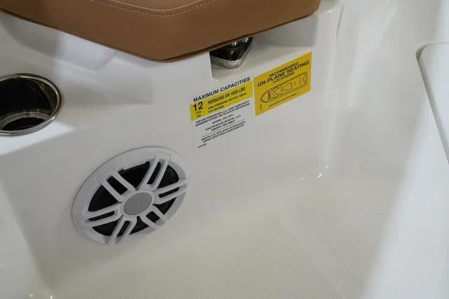 Slide: The Image of NauticStar 242L Offshore 2025 - 14