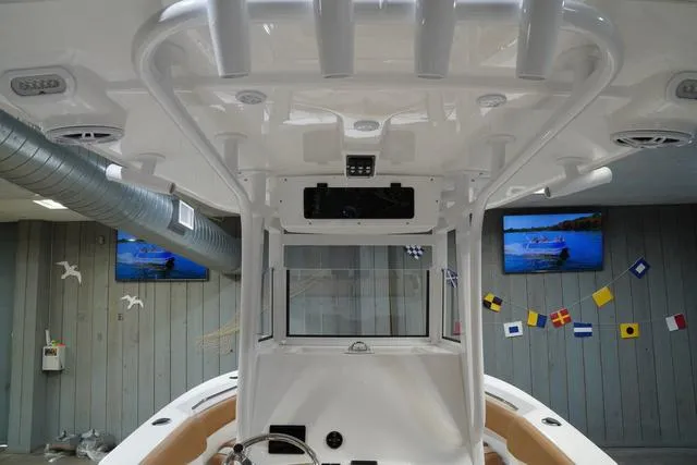 Slide: The Image of NauticStar 242L Offshore 2025 - 18