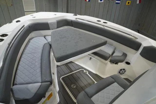 Slide: The Image of NauticStar 242L Offshore 2025 - 11