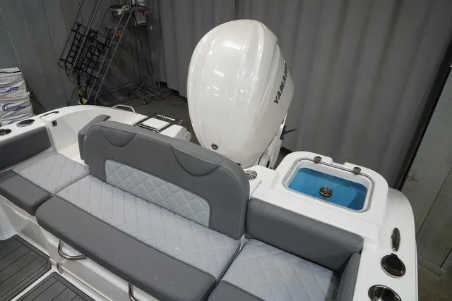 Slide: The Image of NauticStar 242L Offshore 2025 - 17