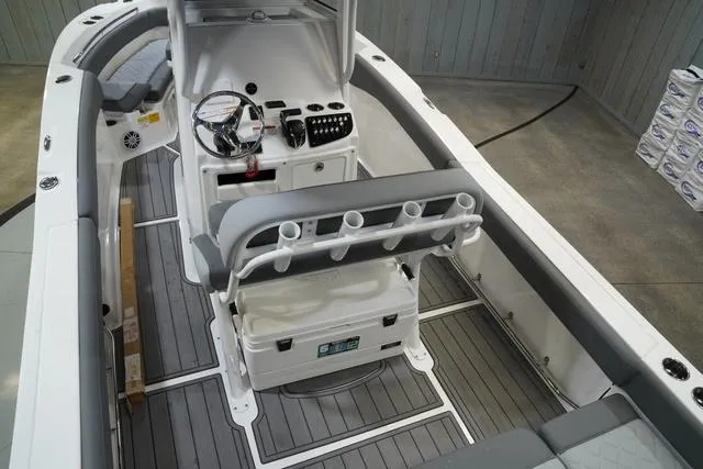 Slide: The Image of NauticStar 242L Offshore 2025 - 18