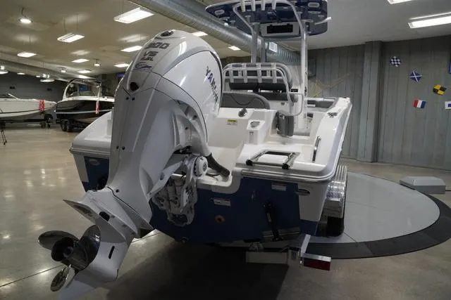 Slide: The Image of NauticStar 242L Offshore 2025 - 8