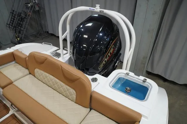 Slide: The Image of NauticStar 222L Offshore 2025 - 18