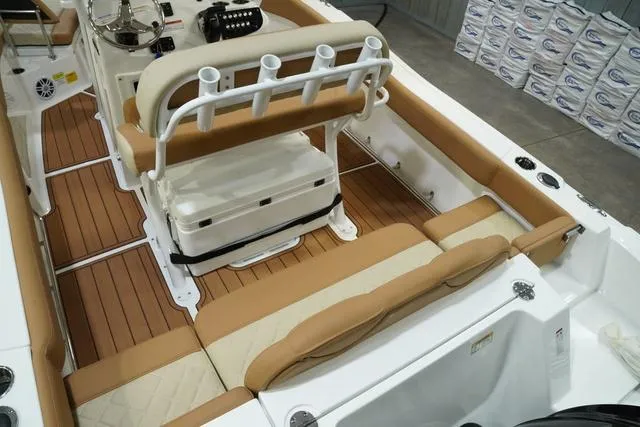 Slide: The Image of NauticStar 222L Offshore 2025 - 20