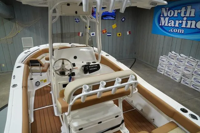 Slide: The Image of NauticStar 222L Offshore 2025 - 21