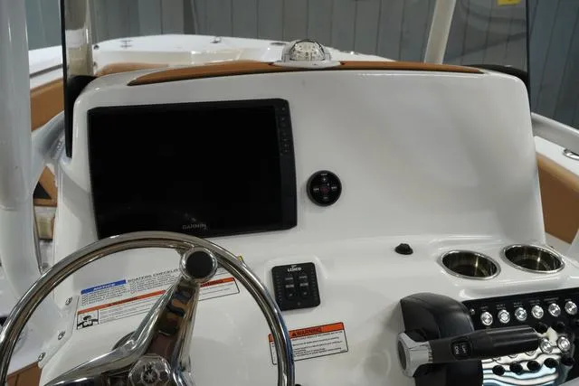 Slide: The Image of NauticStar 222L Offshore 2025 - 23