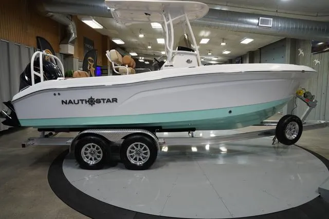 Slide: The Image of NauticStar 222L Offshore 2025 - 5