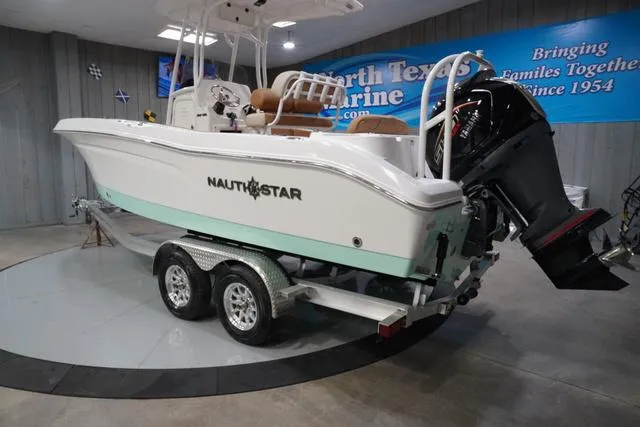 Slide: The Image of NauticStar 222L Offshore 2025 - 9