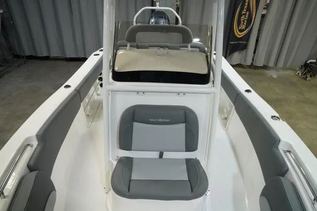 Slide: The Image of NauticStar 212 Legacy 2025 - 11