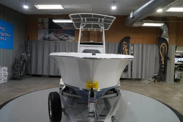 Slide: The Image of NauticStar 212 Legacy 2025 - 3