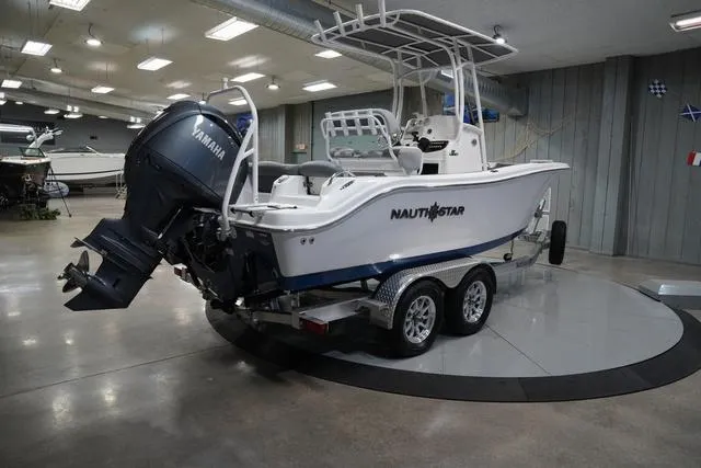 Slide: The Image of NauticStar 212 Legacy 2025 - 6